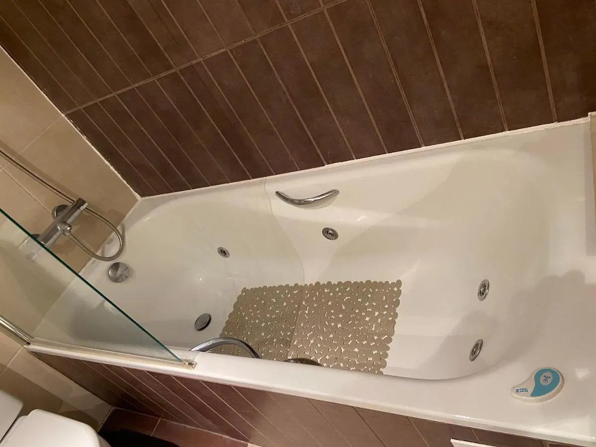 Apartamento Con Gran Jardin Privado Apartment Figueres  0*, Figueres (Girona) Spain
